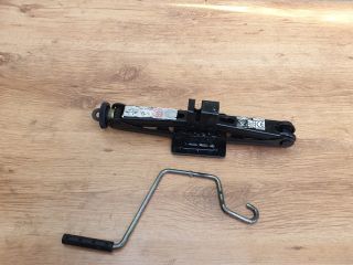 bontott LANCIA DELTA Emelő