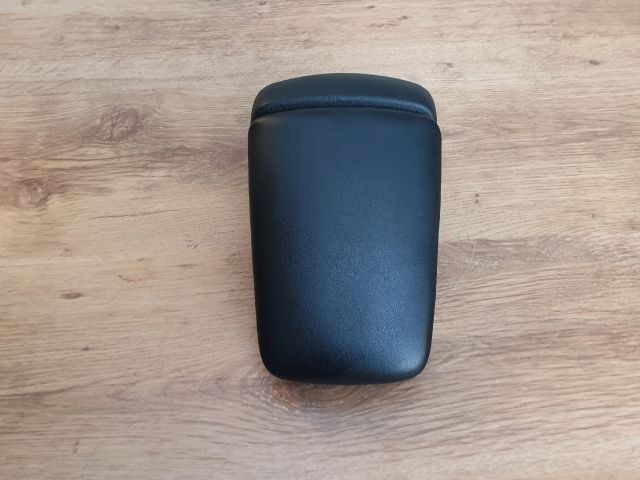 bontott LANCIA DELTA Könyöklő