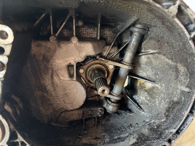 bontott LANCIA LYBRA Váltó (Mechanikus)