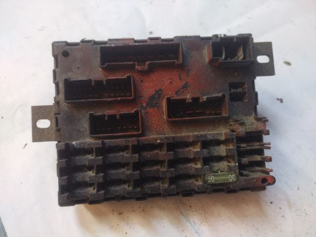 bontott LANCIA LYBRA Biztosítéktábla Motortér