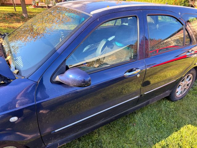 bontott LANCIA LYBRA Bal első Ajtó (Üres lemez)