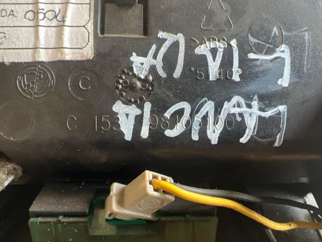 bontott LANCIA LYBRA Első Hamutartó