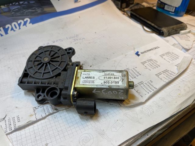 bontott LANCIA LYBRA Jobb első Ablakemelő Motor