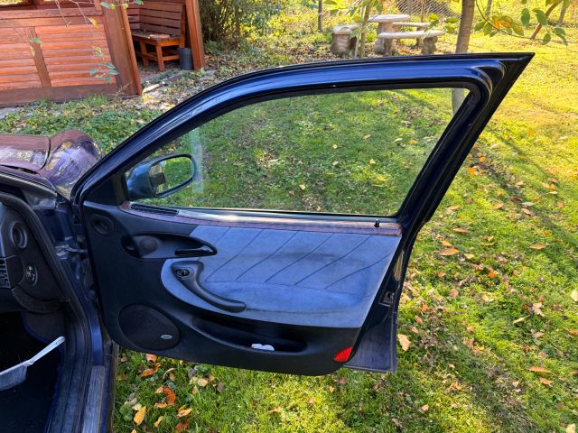 bontott LANCIA LYBRA Jobb első Ajtó (Üres lemez)