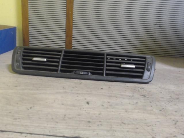 bontott LANCIA PHEDRA Középső Szellőző