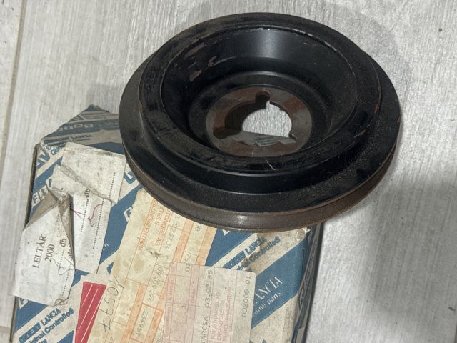 bontott LANCIA PRISMA Főtengely Szíjtárcsa