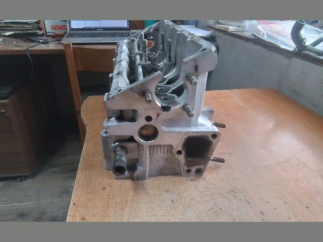 bontott LANCIA PRISMA Hengerfej