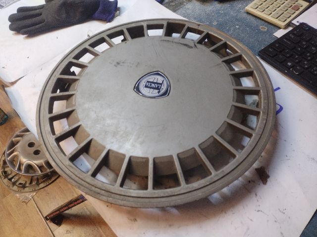 bontott LANCIA PRISMA Dísztárcsa (1 db)