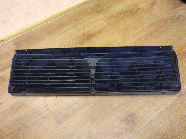 bontott LANCIA THEMA Hűtőrács