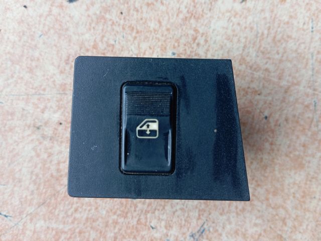 bontott LANCIA THEMA Jobb első Ablakemelő Kapcsoló