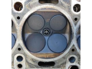 bontott LANCIA THESIS Hengerfej