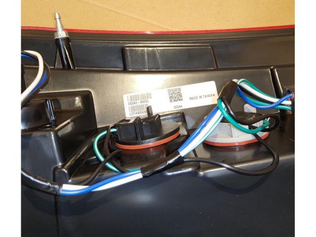 bontott LANCIA VOYAGER Bal Hátsó Lámpa