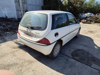 bontott LANCIA Y Csomagtérajtó (Részeivel)