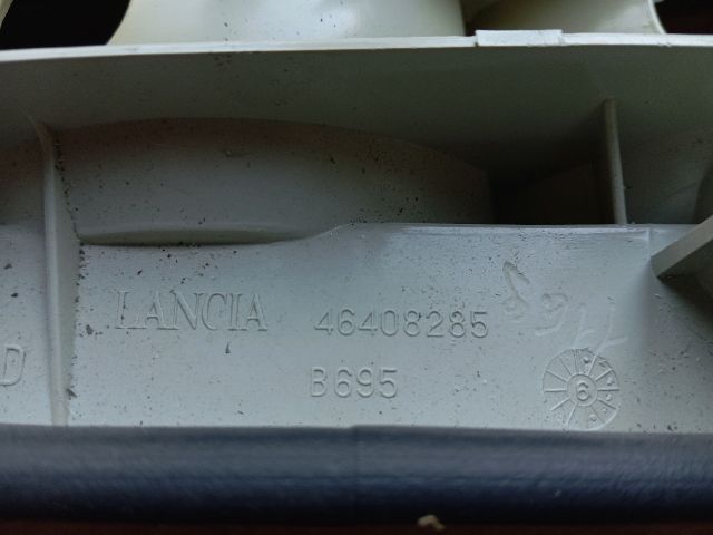 bontott LANCIA Y Jobb Hátsó Lámpa