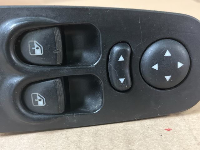 bontott LANCIA YPSILON Ablakemelő és Tükör Kapcsoló