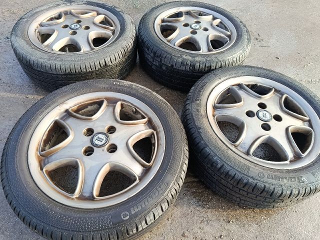 bontott LANCIA YPSILON Alufelni Szett Gumival