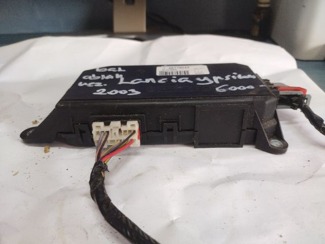 bontott LANCIA YPSILON Bal első Ablakemelő Elektronika