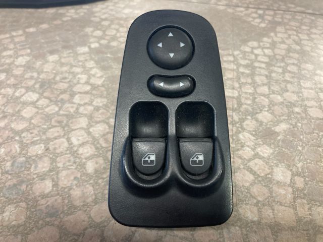 bontott LANCIA YPSILON Bal első Ablakemelő Kapcsoló