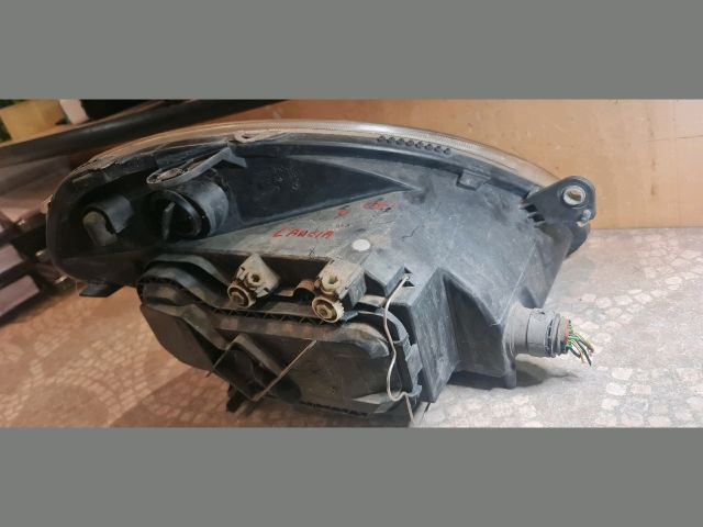 bontott LANCIA YPSILON Bal Fényszóró