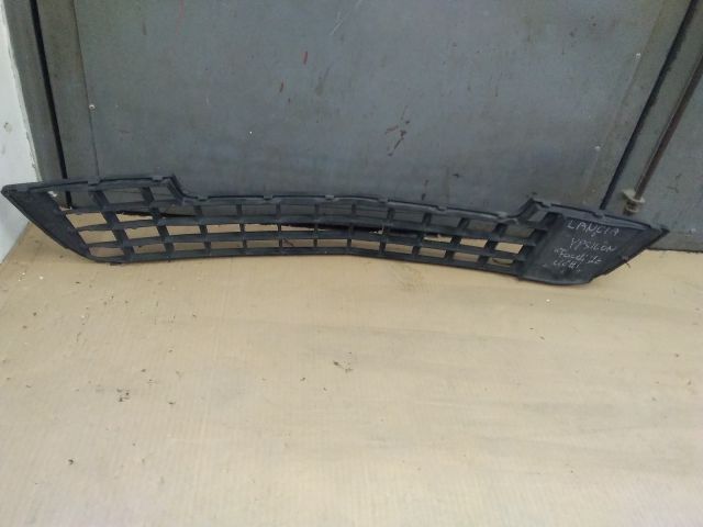 bontott LANCIA YPSILON Első Lökhárító Alsó Középső Díszrács