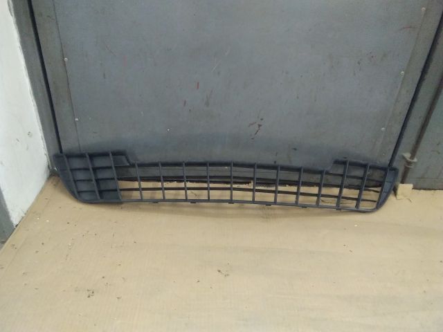 bontott LANCIA YPSILON Első Lökhárító Alsó Középső Díszrács