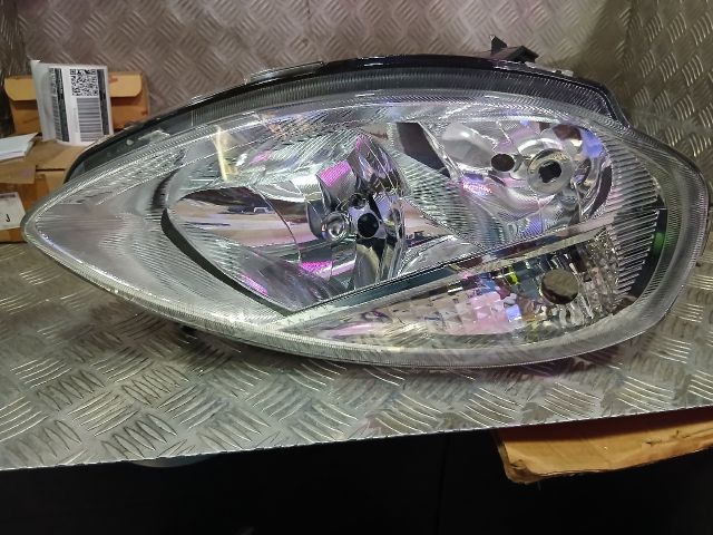 bontott LANCIA YPSILON Jobb Fényszóró