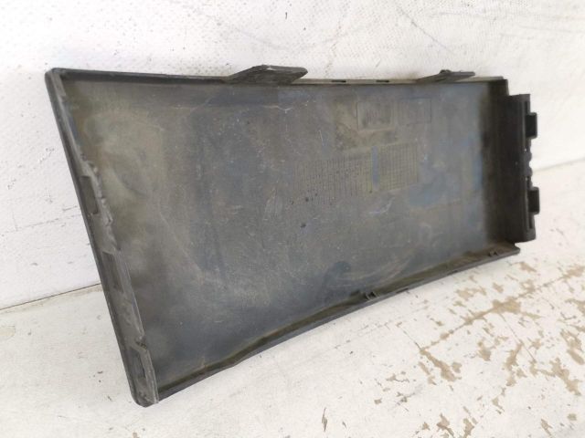 bontott LAND ROVER DEFENDER Bal első Lökhárító Díszléc