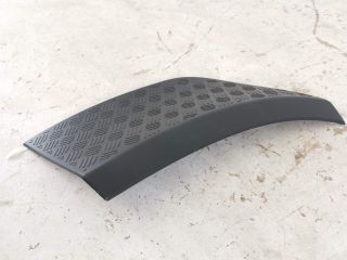 bontott LAND ROVER DEFENDER Bal első Sárvédő Gumi