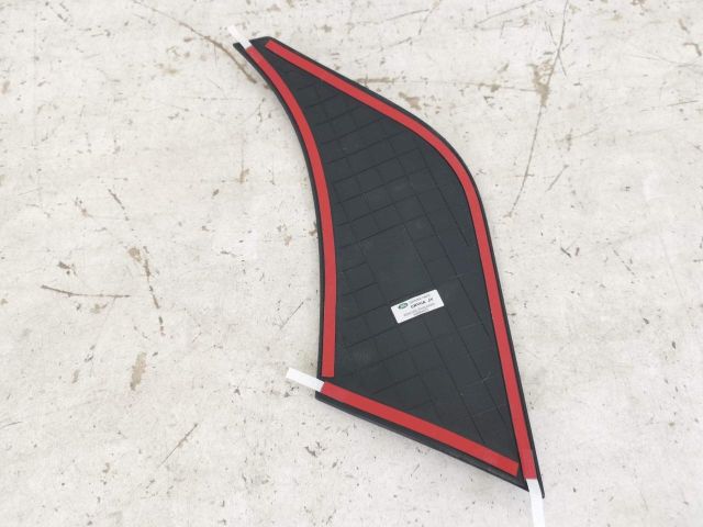 bontott LAND ROVER DEFENDER Bal hátsó Sárvédő Gumi