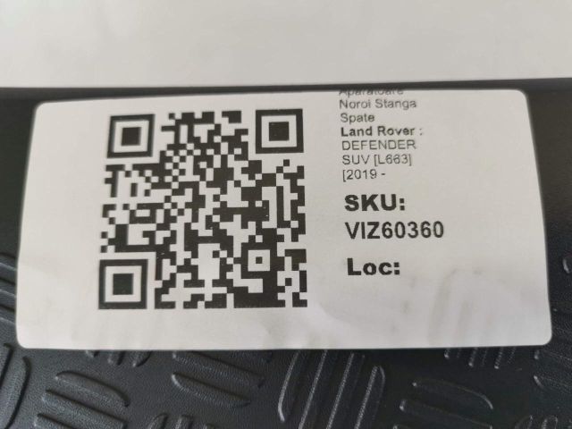 bontott LAND ROVER DEFENDER Bal hátsó Sárvédő Gumi