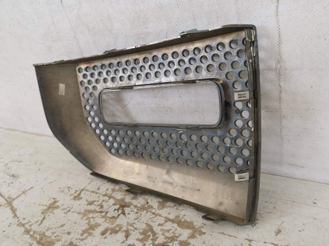 bontott LAND ROVER DEFENDER Bal Ködzárófény Keret