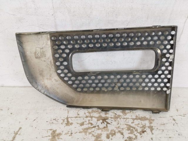 bontott LAND ROVER DEFENDER Bal Ködzárófény Keret