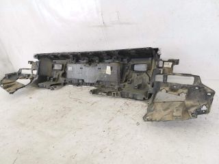 bontott LAND ROVER DEFENDER Hátsó Lökhárító (Üresen)