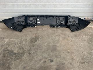 bontott LAND ROVER DEFENDER Hátsó Lökhárító (Üresen)