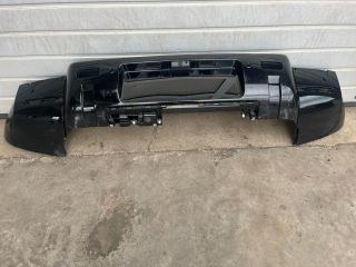 bontott LAND ROVER DEFENDER Hátsó Lökhárító (Üresen)