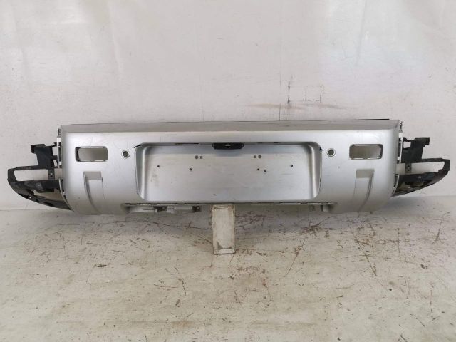 bontott LAND ROVER DEFENDER Hátsó Lökhárító (Üresen)