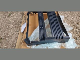 bontott LAND ROVER DEFENDER Hűtő Légterelő