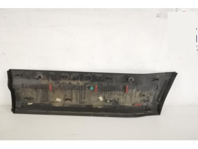 bontott LAND ROVER DEFENDER Jobb hátsó Ajtó Díszléc