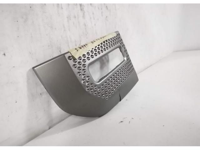 bontott LAND ROVER DEFENDER Jobb Ködlámpa Rács