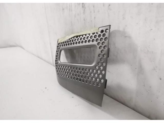 bontott LAND ROVER DEFENDER Jobb Ködlámpa Rács