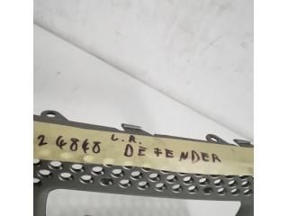 bontott LAND ROVER DEFENDER Jobb Ködlámpa Rács