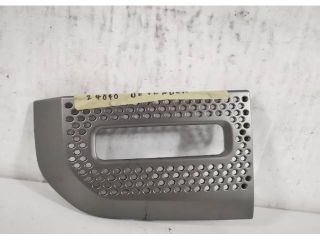 bontott LAND ROVER DEFENDER Jobb Ködlámpa Rács