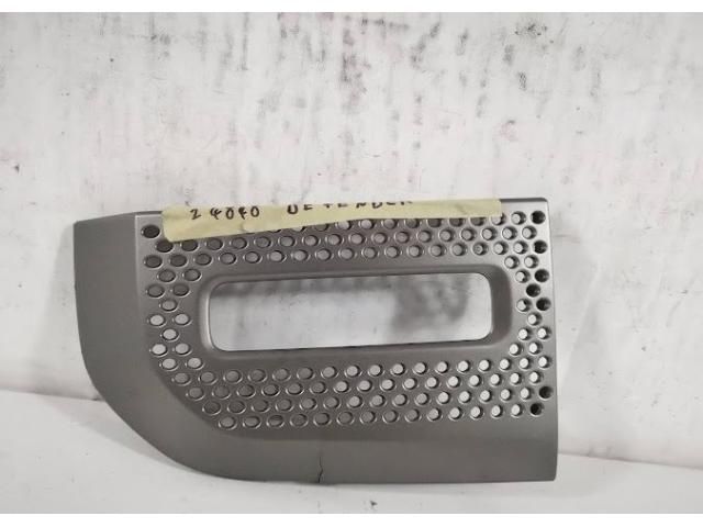 bontott LAND ROVER DEFENDER Jobb Ködlámpa Rács