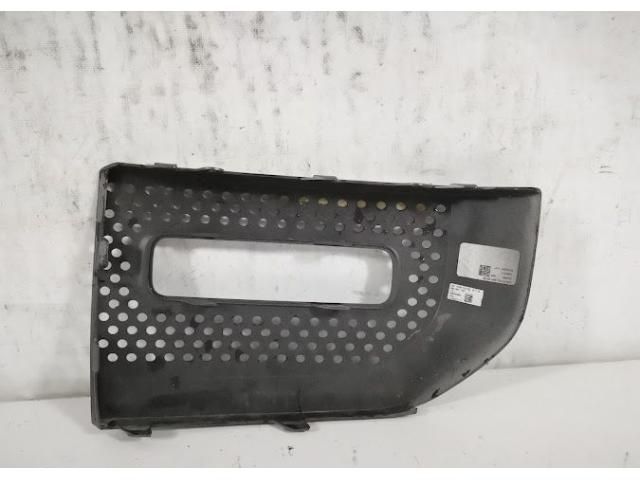 bontott LAND ROVER DEFENDER Jobb Ködlámpa Rács