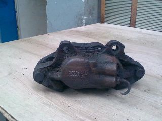 bontott LAND ROVER DISCOVERY Bal első Féknyereg Munkahengerrel