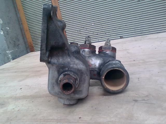 bontott LAND ROVER DISCOVERY Termosztátház