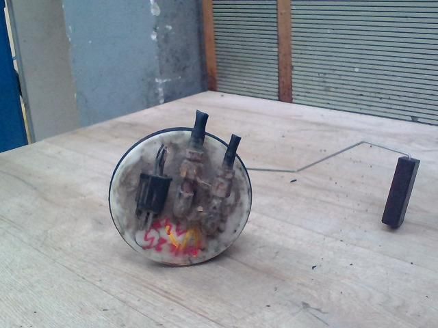 bontott LAND ROVER DISCOVERY Üzemanyagszint Jeladó