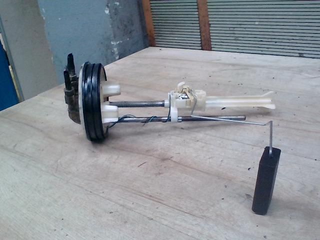 bontott LAND ROVER DISCOVERY Üzemanyagszint Jeladó