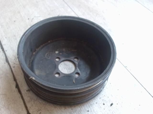 bontott LAND ROVER DISCOVERY Vízpumpa Szíjtárcsa