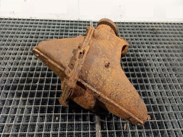 bontott LAND ROVER DISCOVERY Differenciálmű Tartó Bak